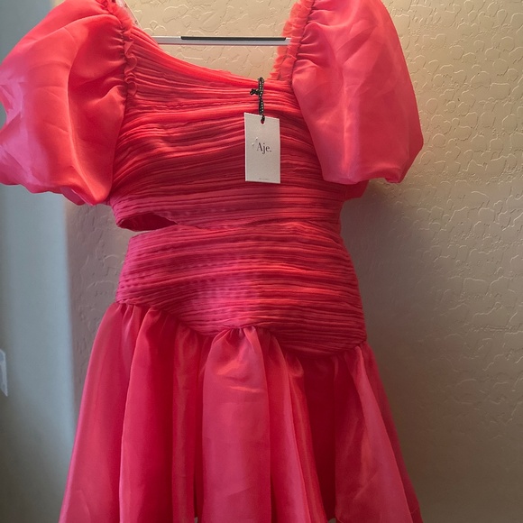 Dress - Picture 1 of 4